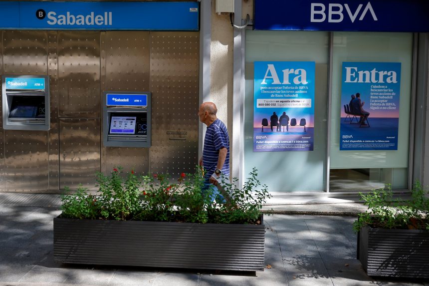 los-fondos-oportunistas-ponen-el-foco-en-la-posible-segunda-opa-del-bbva-tras-la-timida-mejora-de-la-oferta