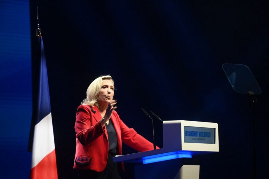 le-pen-enciende-la-presion-sobre-macron-con-empuje-para-las-elecciones-francesas