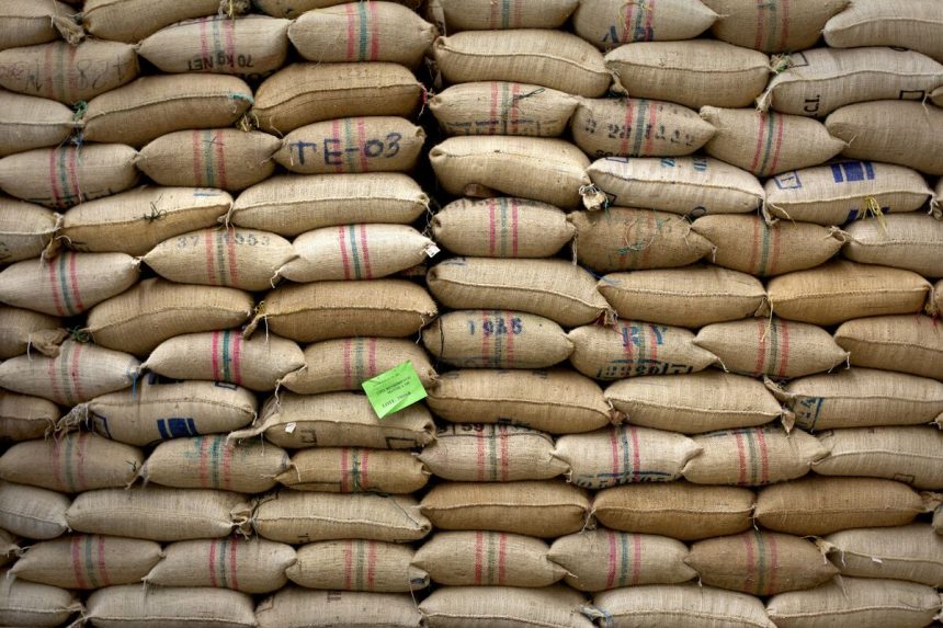 arabica-coffee-aumenta-a-medida-que-las-reservas-de-intercambio-se-hunden-hasta-el-minimo-de-18-meses