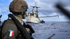 la-armada-francesa-agarra-casi-10-toneladas-de-cocaina-en-la-costa-de-africa-occidental