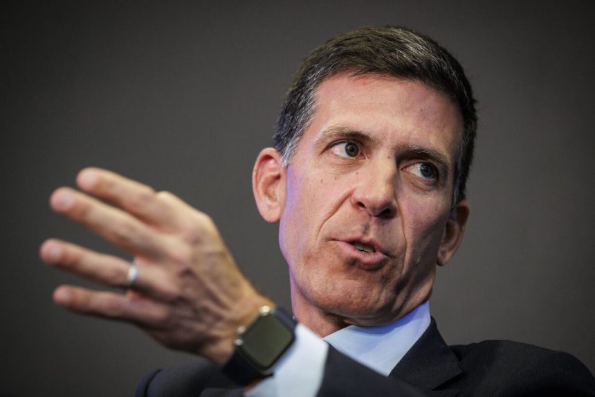 el-presidente-de-goldman-critica-las-barreras-a-la-migracion-en-medio-de-la-fila-h-1b