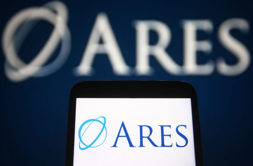 ares-tiene-como-objetivo-recaudar-$-8-mil-millones-para-respaldar-a-boom-del-centro-de-datos-alimentado-por-ai