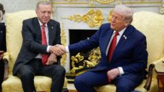 trump-insta-a-turquia-a-dejar-de-comprar-el-petroleo-ruso-cuando-erdogan-persigue-a-f-35s