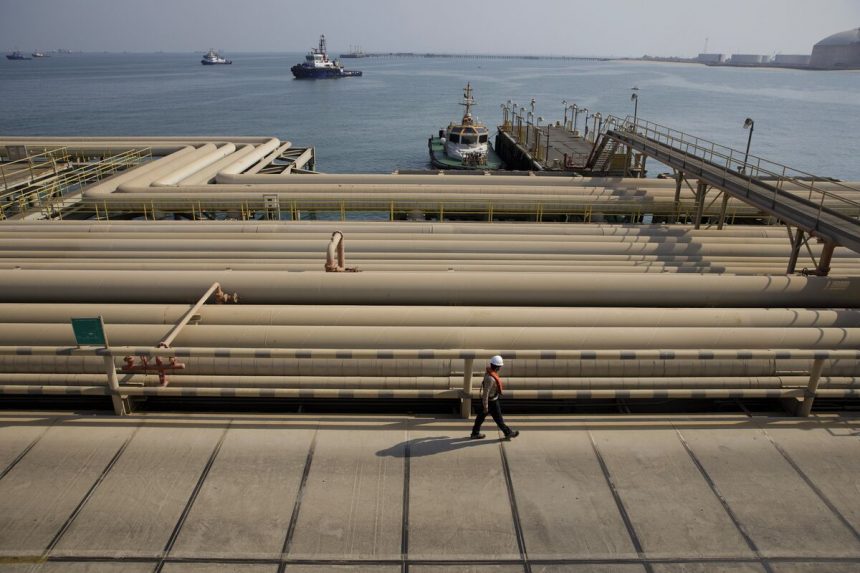 los-comerciantes-de-petroleo-esperan-que-la-opep+-acuerde-otro-aumento-de-produccion