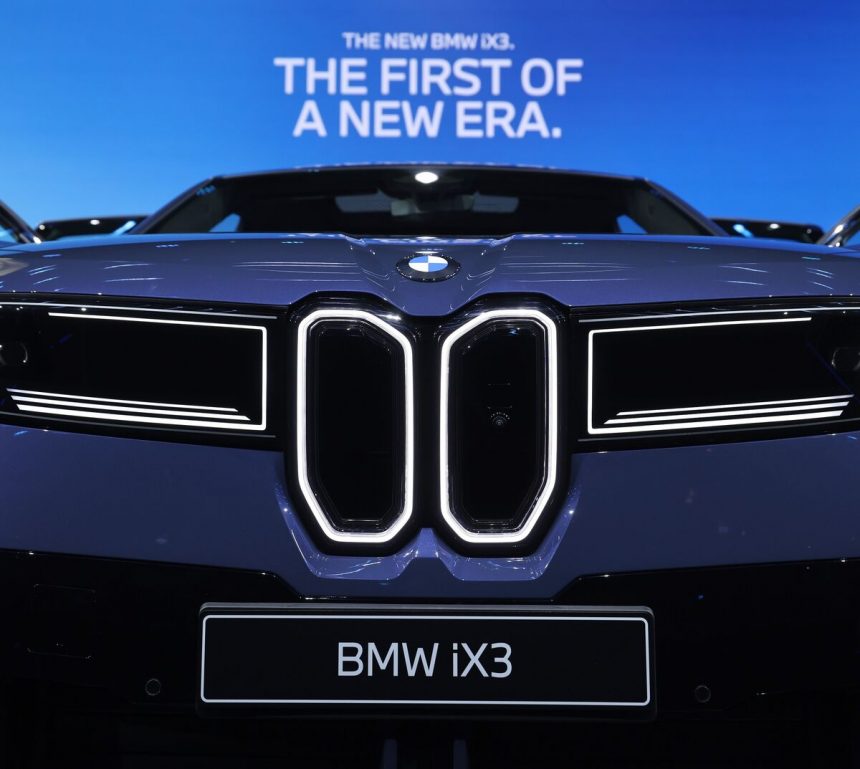 la-nueva-planta-ev-de-bmw-es-un-accesorio-para-la-oferta-de-elecciones-hungaras-de-orban