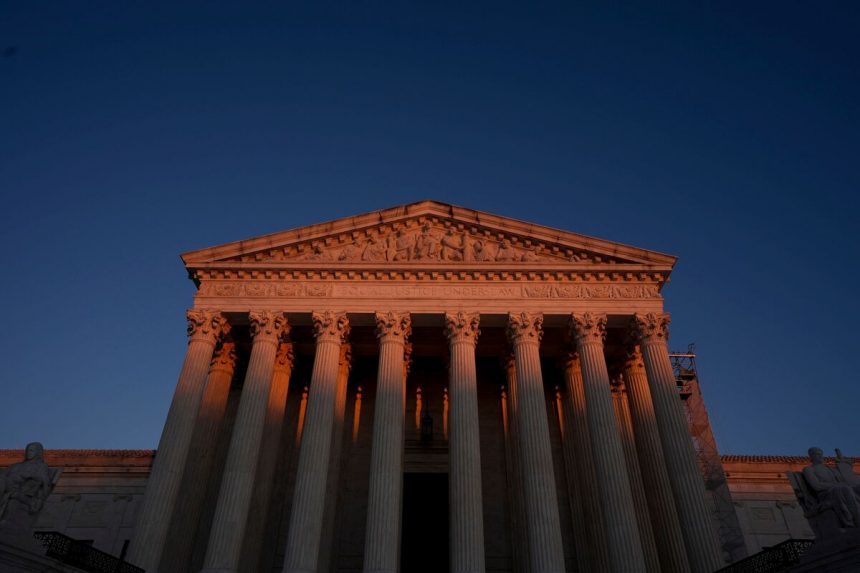 la-corte-suprema-deja-que-trump-mantenga-la-congelacion-en-la-asistencia-extranjera-que-vence