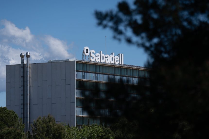 la-rotunda-defensa-del-sabadell-contra-la-opa