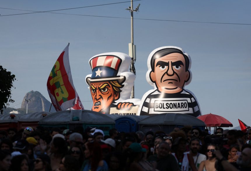 el-hilo-que-une-la-condena-de-bolsonaro,-el-salario-minimo-en-brasil-y-el-sistema-de-pagos-pix