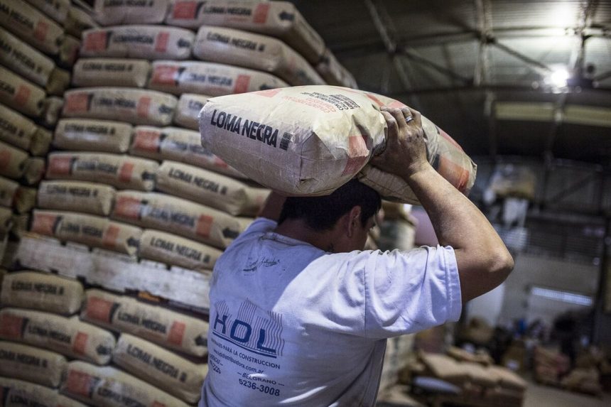 el-grupo-de-inversores-argentino-compra-una-participacion-de-deuda-en-intercrem:-clarin