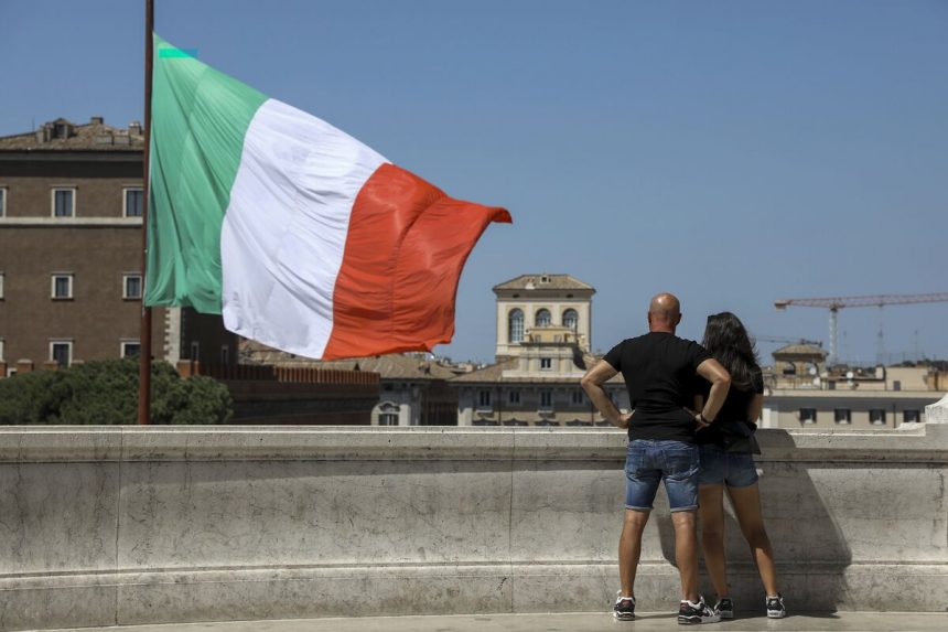 los-directores-de-‘ohio’-de-italia-se-dirigen-en-pruebas-clave-para-la-politica-nacional