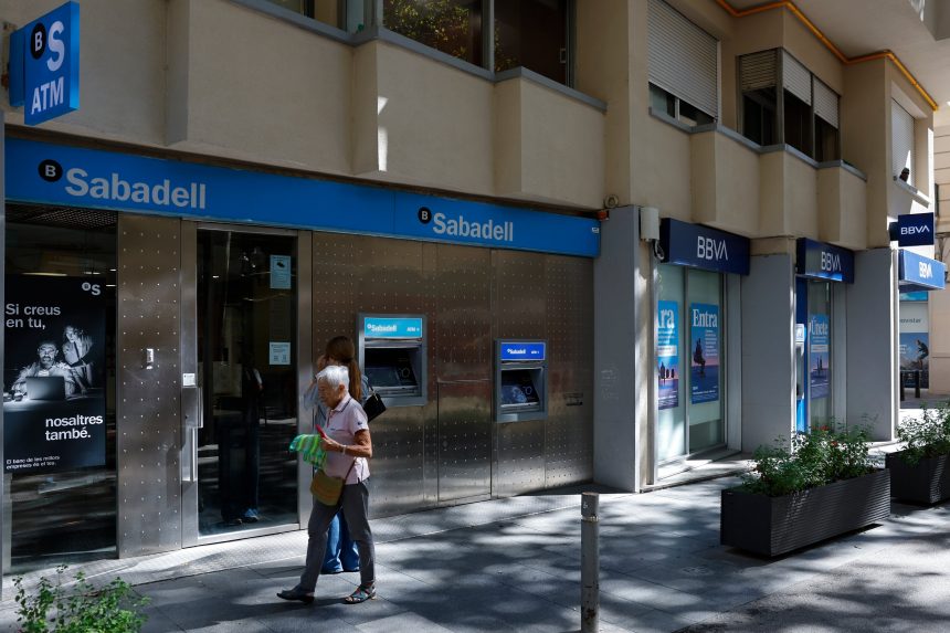 los-minoritarios-del-sabadell-rechazan-la-mejora-de-la-opa-de-bbva-por-no-considerarla-atractiva