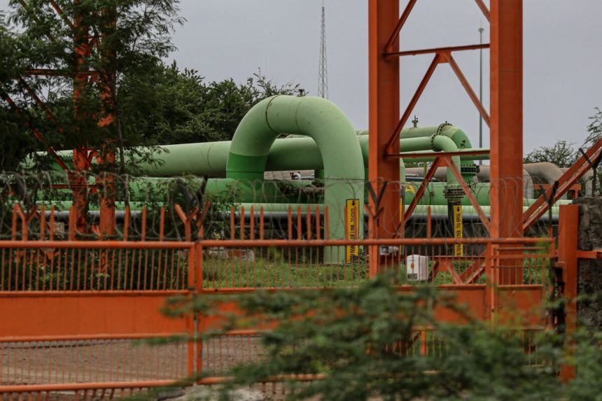 refinador-indio-de-propiedad-parcial-por-rosneft-de-rusia-se-abre-paso-despues-de-las-sanciones
