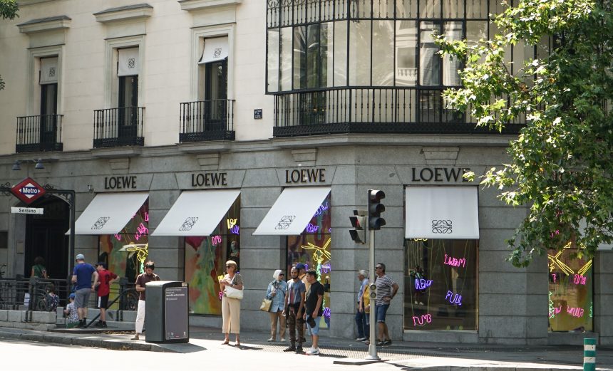 loewe-entrega-un-superdividendo-de-232-millones-al-gigante-del-lujo-lvmh-pese-a-reducir-beneficios