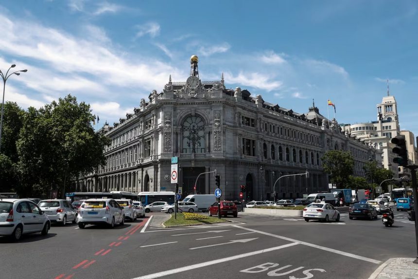 la-deuda-publica-baja-casi-dos-puntos-respecto-al-ano-pasado-y-se-coloca-en-el-103,4%-del-pib