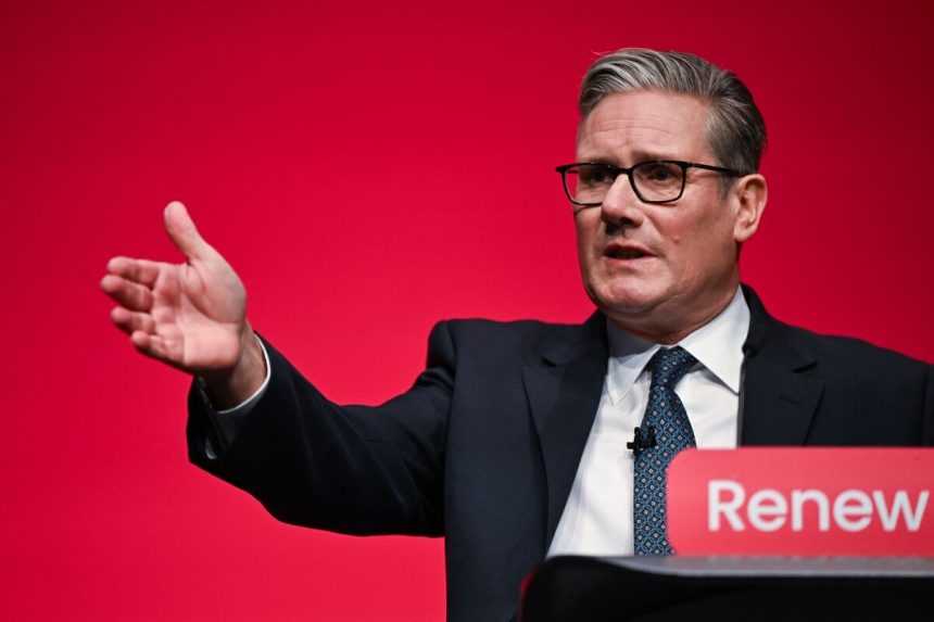 starmer-insta-a-los-britanicos-de-clase-trabajadora-a-respaldarlo-en-farage