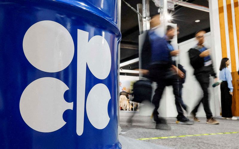 opep+-para-considerar-un-mayor-aumento-de-la-produccion-de-petroleo,-dicen-las-fuentes