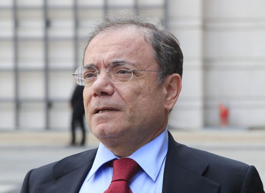 casino-de-comestibles-y-ex-coo-riesgo-grandes-multas-en-el-juicio-de-abuso-de-mercado-de-paris
