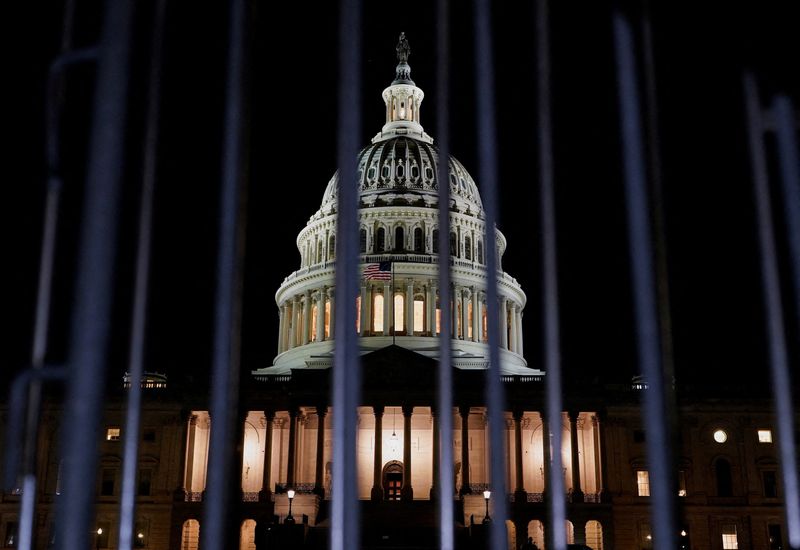 oferta-matutina:-el-congreso-deja-dc-y-mercados-en-la-oscuridad