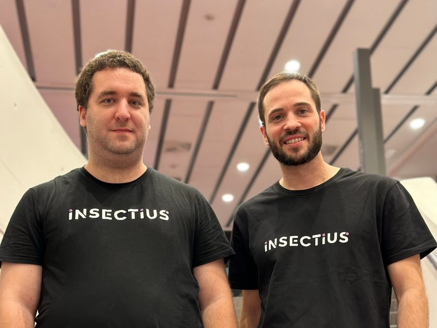la-pyme-que-cria-insectos-en-contenedores-y-los-franquicia