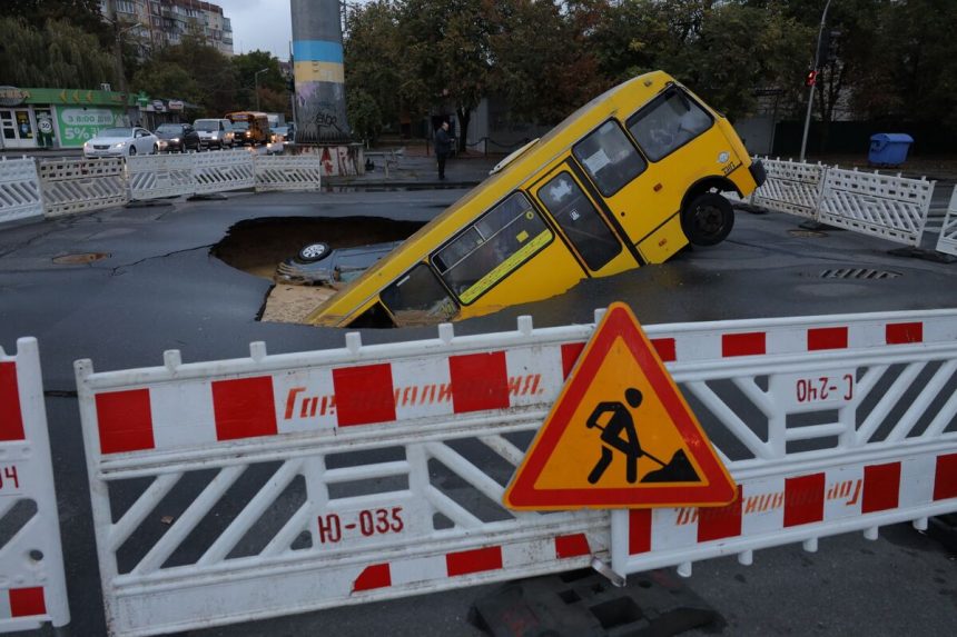 el-ataque-de-drones-rusos-corta-el-poder-en-la-ciudad-portuaria-de-ucrania-de-odesa-despues-de-inundaciones-mortales