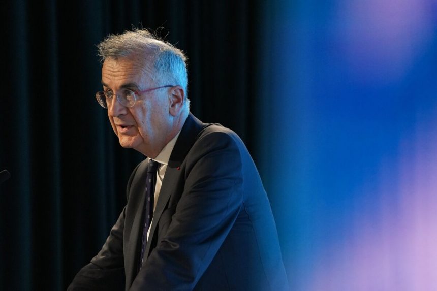la-villeroy-del-bce-insta-a-los-pasos-audaces-para-reforzar-el-papel-global-del-euro