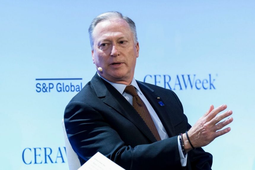 el-ceo-de-enbridge-dice-que-canada-esta-perdiendo-inversiones-a-proyectos-de-ee-uu.