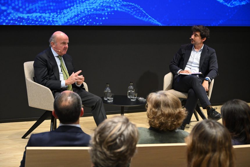 luis-de-guindos-senala-la-crisis-de-acceso-a-la-vivienda-como-“cuello-de-botella”-para-el-crecimiento-de-espana