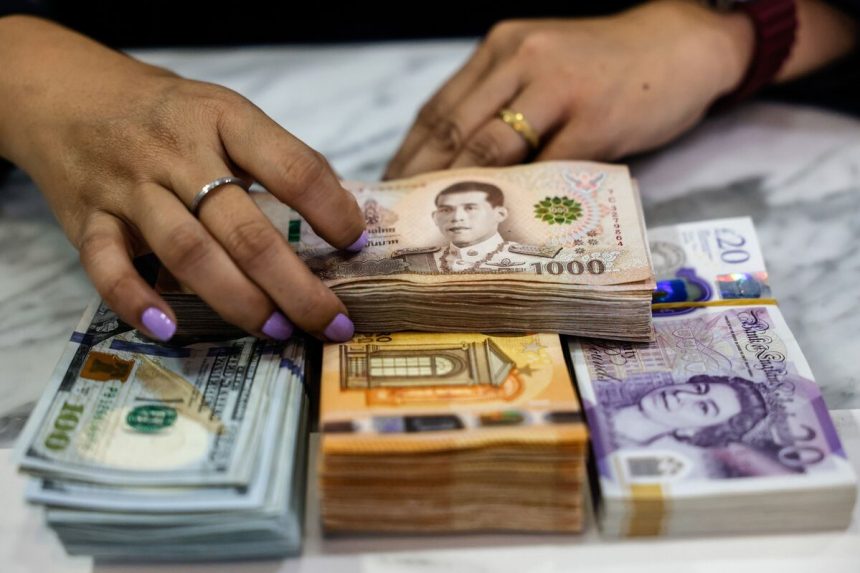 por-que-el-baht-tailandes-esta-desafiando-la-gravedad-economica