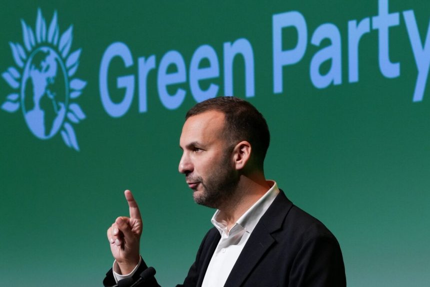 el-lider-verde-del-reino-unido-golpea-el-trabajo-sobre-las-protestas-y-la-migracion-de-gaza