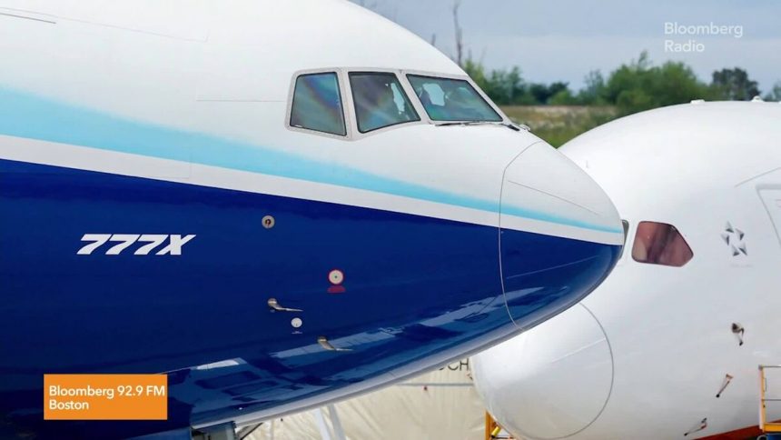 boeing-777x-dijo-que-se-deslizara-en-2027,-conduciendo-miles-de-millones-en-cargos