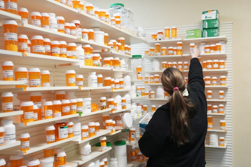 los-funcionarios-de-trump-planean-evaluar-las-nuevas-reglas-de-precios-de-drogas-de-medicare