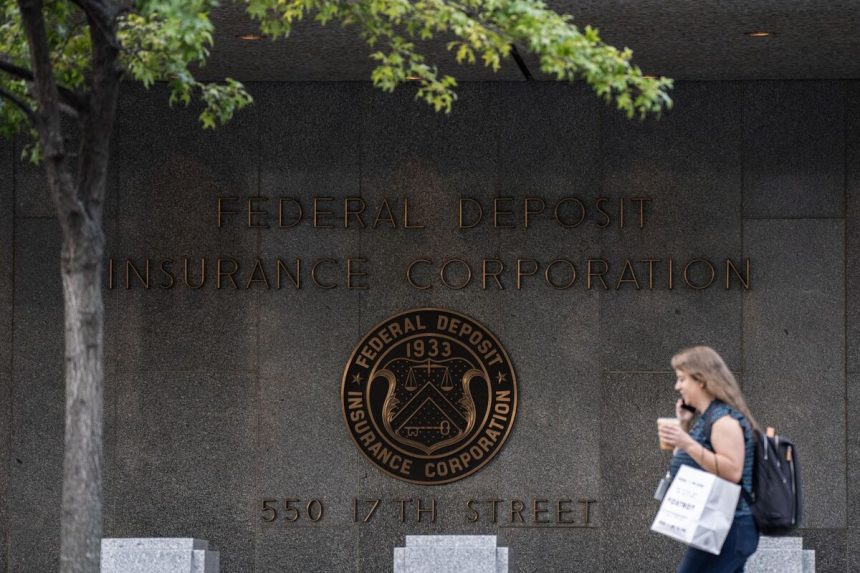 fdic-se-destinara-a-la-pelea-debilitada-de-trump-con-un-nuevo-plan