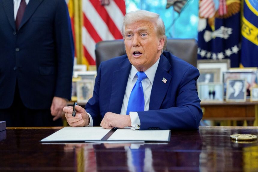 la-tarifa-h-1b-de-$-100,000-de-trump-atrae-una-reprimenda-rara-de-grupos-empresariales