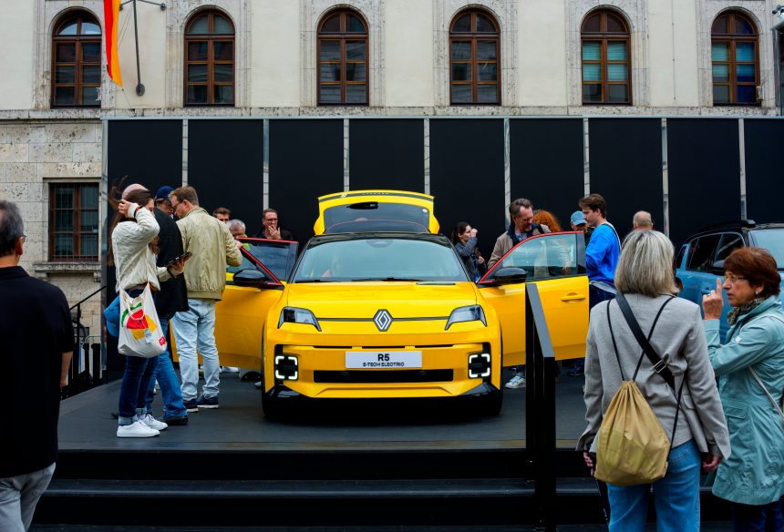las-plantas-de-renault-espana-se-juegan-la-asignacion-de-sus-primeros-electricos-en-la-negociacion-del-nuevo-convenio