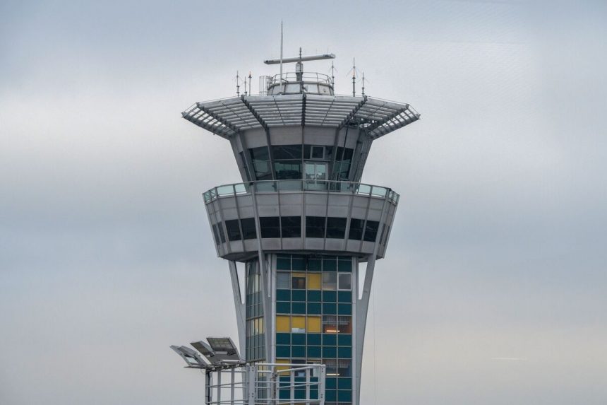 union-de-controladores-de-trafico-aereo-frances-cancela-la-huelga-de-tres-dias