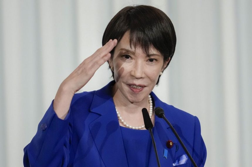 japon-aparatos-ortopedicos-para-el-cambio-a-la-derecha-debajo-de-‘iron-lady’-fan-takaichi