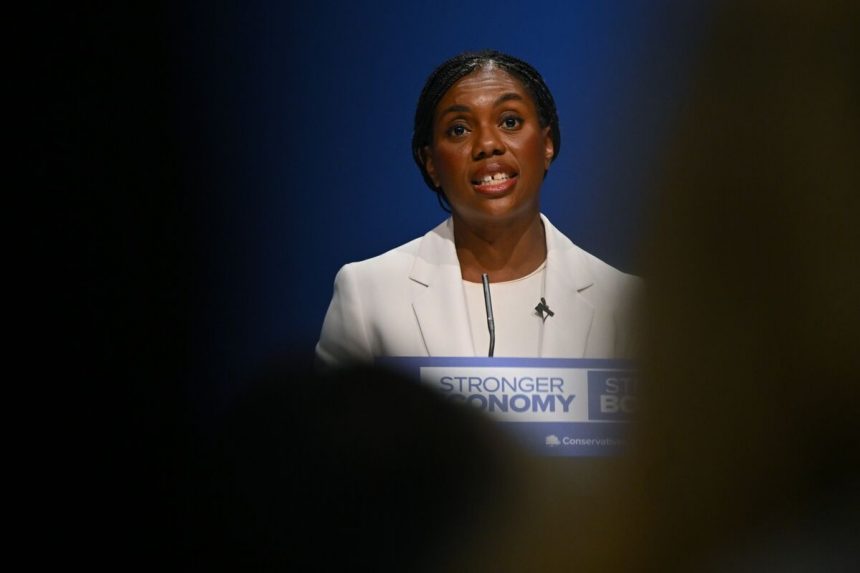 la-fiesta-tory-de-200-anos-del-reino-unido-confronta-el-riesgo-existencial