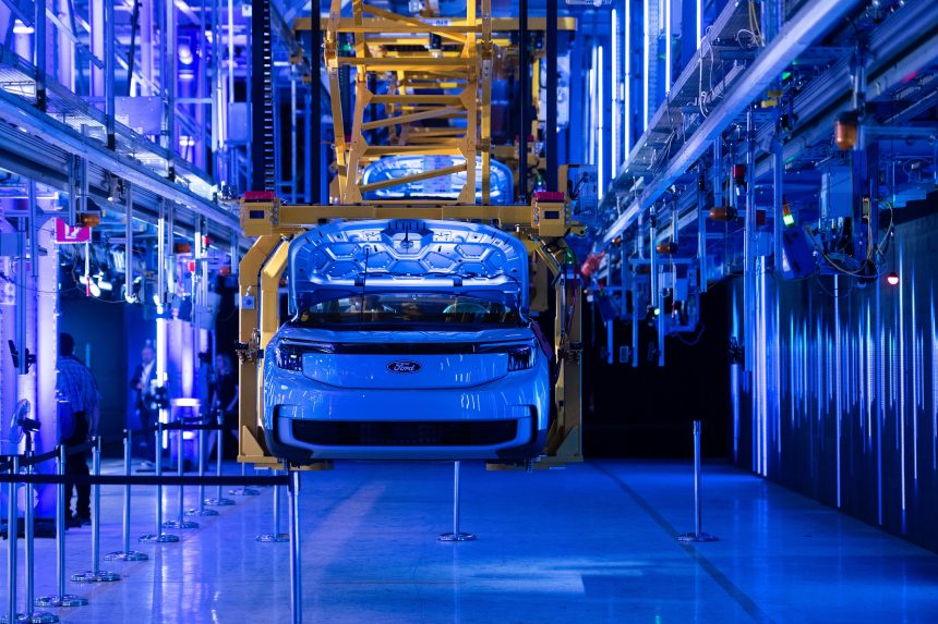 porsche,-mercedes-benz,-ford-o-stellantis:-el-automovil-da-marcha-atras-en-cascada-a-sus-planes-de-electrificacion