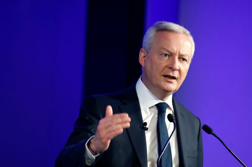 le-maire-de-francia-dice-que-se-puede-formar-un-nuevo-gabinete-despues-de-su-salida