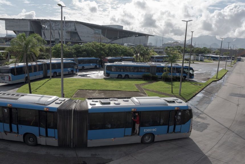el-plan-de-transporte-gratuito-de-lula-stokes-fiscal-fears,-envia-realmente-mas-bajo