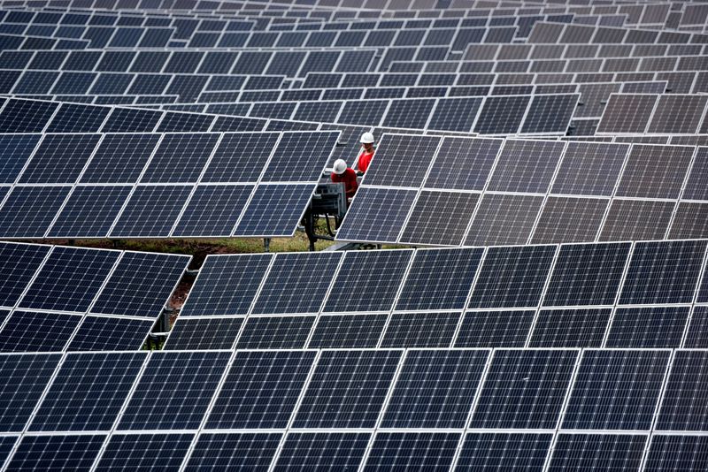 global-renovable-power-sutiendo-supera-al-carbon-por-primera-vez,-dice-el-informe