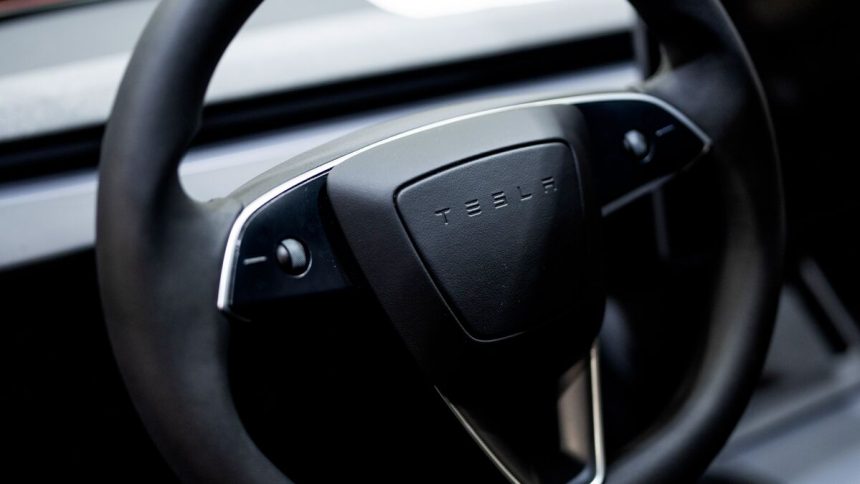 tesla-planea-presentar-el-modelo-y-mas-barato