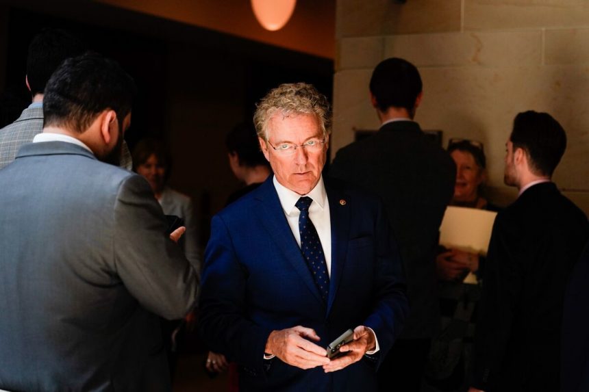 rand-paul-respalda-el-esfuerzo-para-bloquear-los-ataques-militares-en-barcos-de-drogas