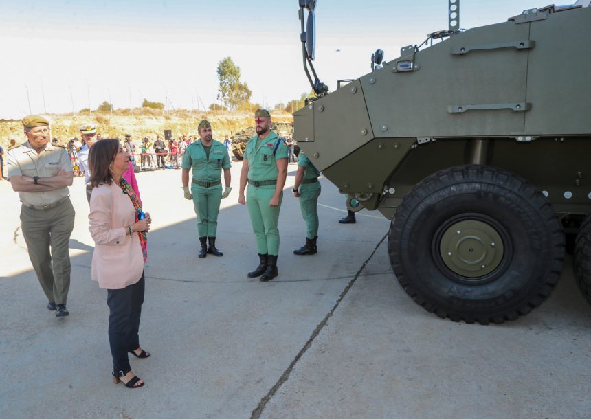 robles-transmite-su-“preocupacion”-a-indra-por-los-retrasos-en-el-programa-de-vehiculos-8x8-dragon