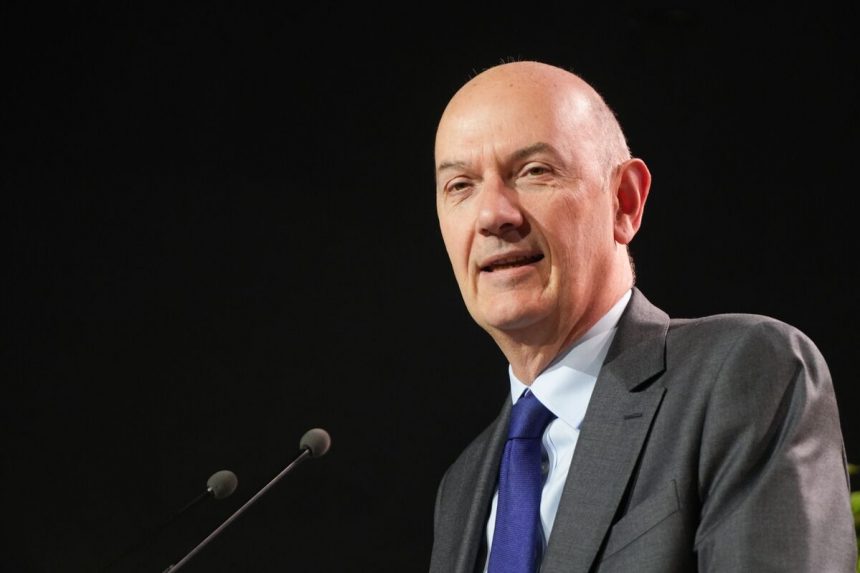 lescure-de-francia-dice-que-encamina-el-objetivo-de-deficit-de-2025