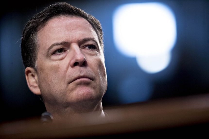 el-exdirector-del-fbi-comey-se-declara-inocente-de-los-cargos-estadounidenses
