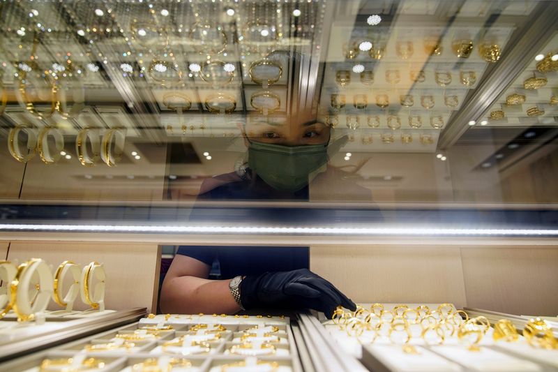 los-compradores-de-oro-de-china-se-ven-presionados-por-el-aumento-record-de-los-precios