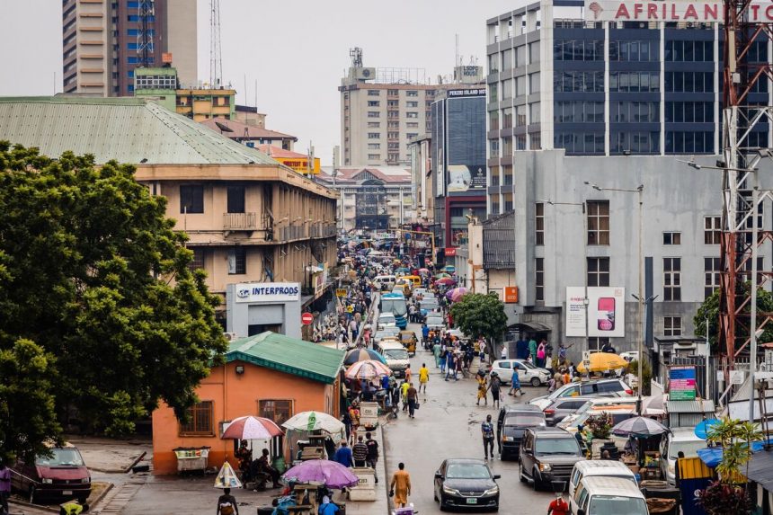 los-bancos-nigerianos-se-inclinan-hacia-los-prestamos-a-medida-que-disminuyen-los-rendimientos-de-los-bonos-locales