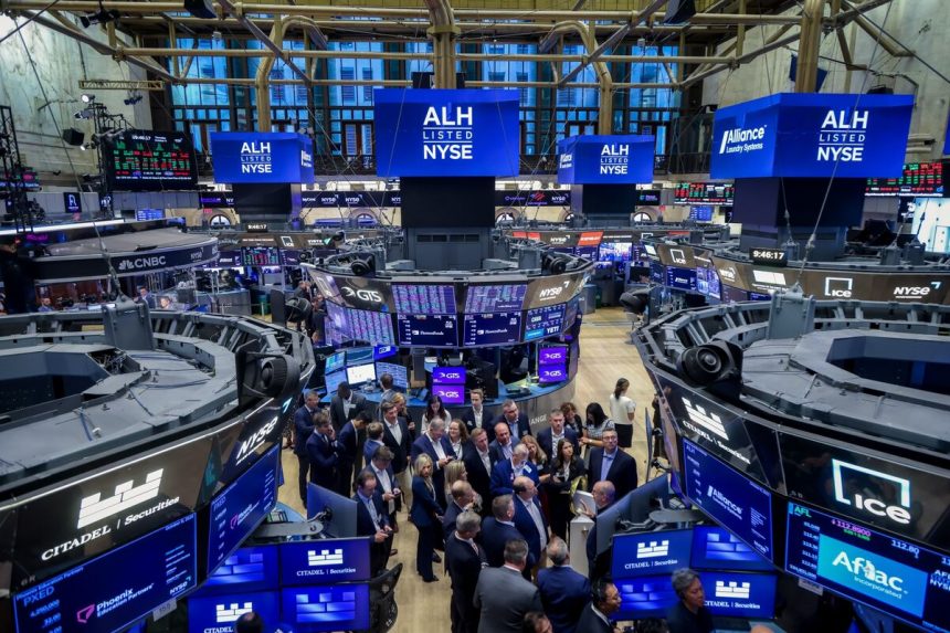 las-acciones-de-alliance-laundry-avanzan-un-12-%-despues-de-la-oferta-publica-inicial-de-826-millones-de-dolares