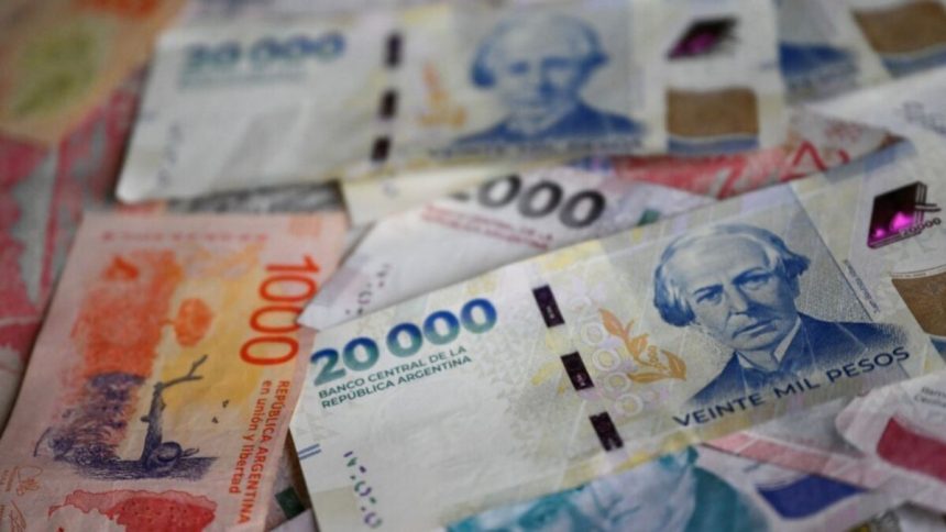 el-peso-argentino-se-recupera-tras-la-intervencion-del-tesoro-de-eeuu.